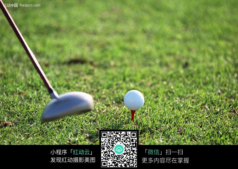 打高尔夫球设计图片