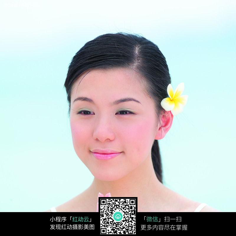 双手合什的<em>绯红少女</em>图片(编号:78228)_女性女