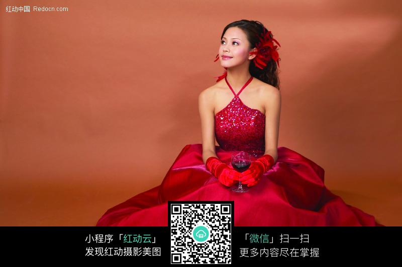 新娘婚纱图_新娘婚纱写真图片(3)
