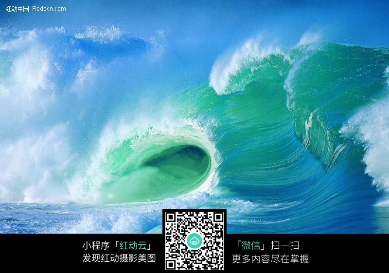 海面上的惊涛骇浪设计图片