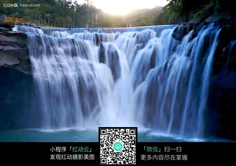 漂亮的大瀑布图片-风景图片|图片库|图库下载(编
