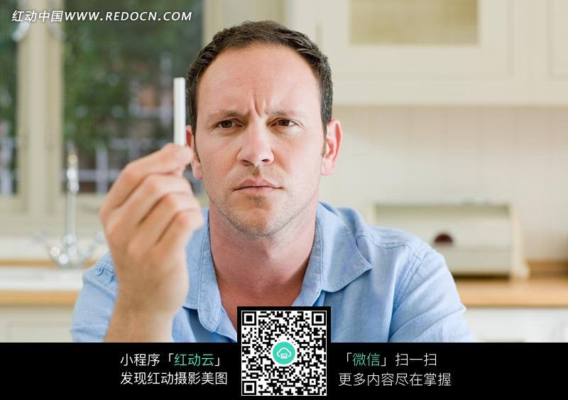 皱眉头表情