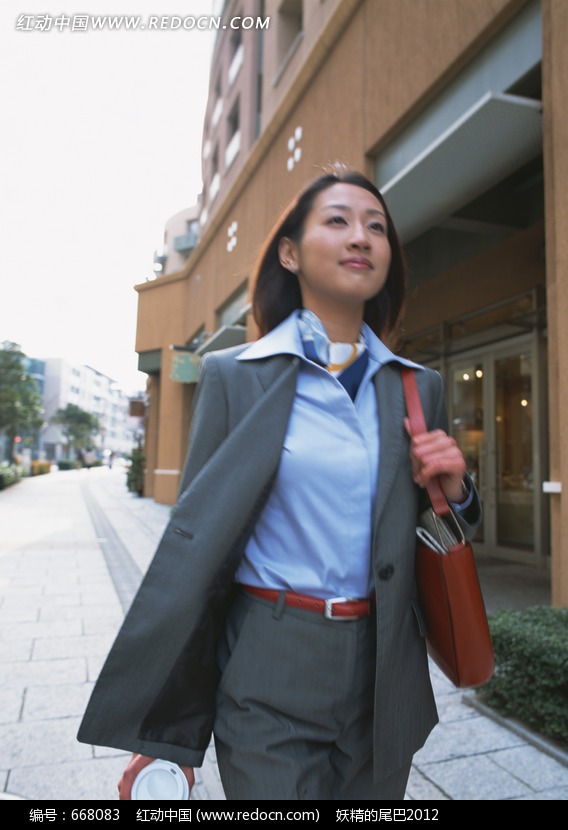 挎包自信的<em>女白领</em>照片图片(编号:668083)_女性