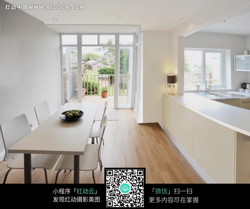 厨房餐厅装修效果图_小厨房餐厅装修效果图_餐厅与厨房隔断效果图