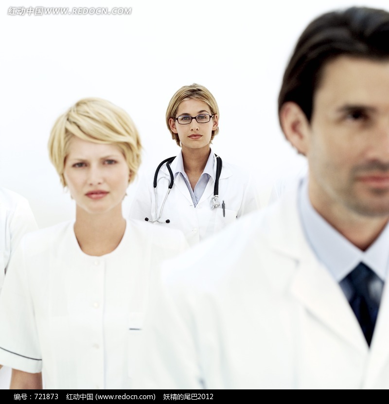 许多站立的穿白色衣服的医生图片-人物图片素