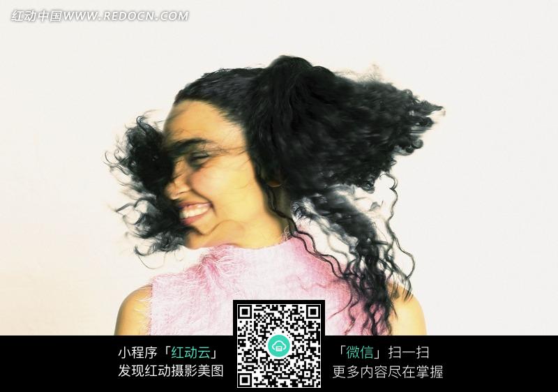 微笑甩<em>头发</em>的<em>黑人</em>女孩JPG<em>图片图片</em>(编号:719