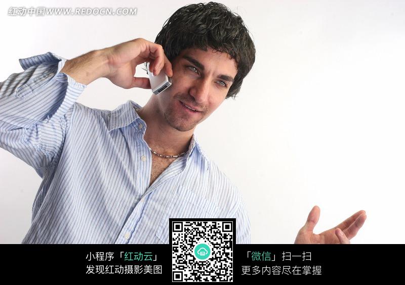 拿着手机打电话的职业男子图片(编号:737411)