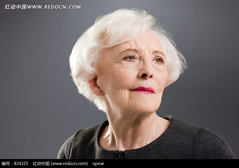 关键词:<em>女人</em>老年人外国老人<em>黑色</em>衣服白色<em>头发</em>