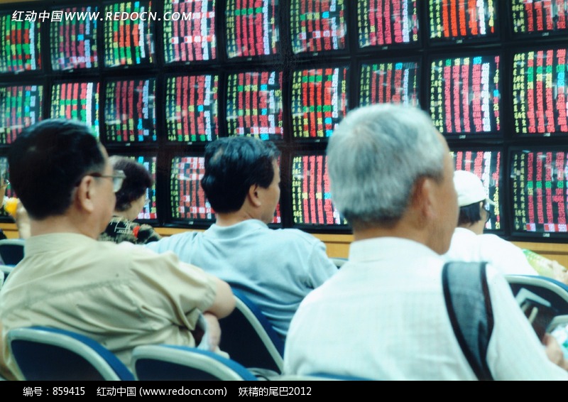 观看 股市行情 的股民背影图片(编号:859415)_金