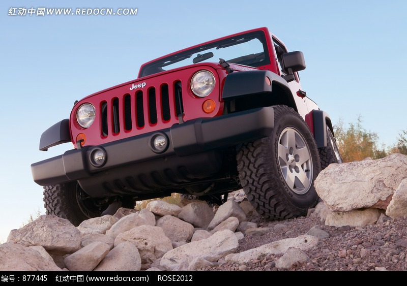 石块上的红色吉普牧马人图片(编号:877445)_生