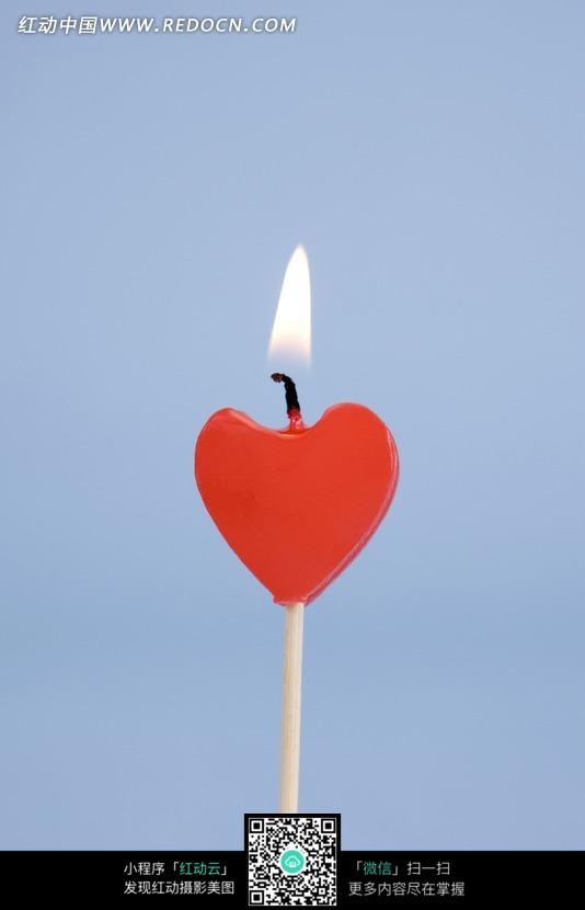 木棒上的红心蜡烛的火光图片(编号:906399)_节