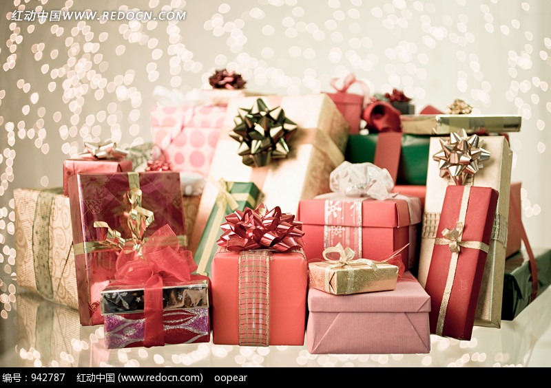 堆在一起的包装精美的 礼物 盒子图片(编号:942