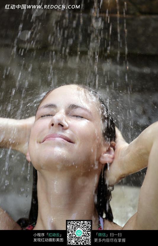 <em>美女淋浴</em>头部特写图片图片(编号:1023037)_女