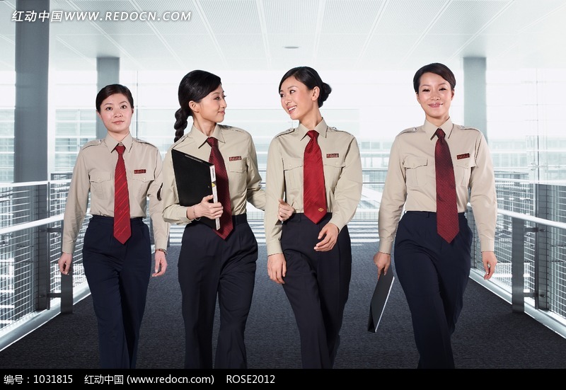 迎面走来的四个美女图片-人物图片素材|图片库