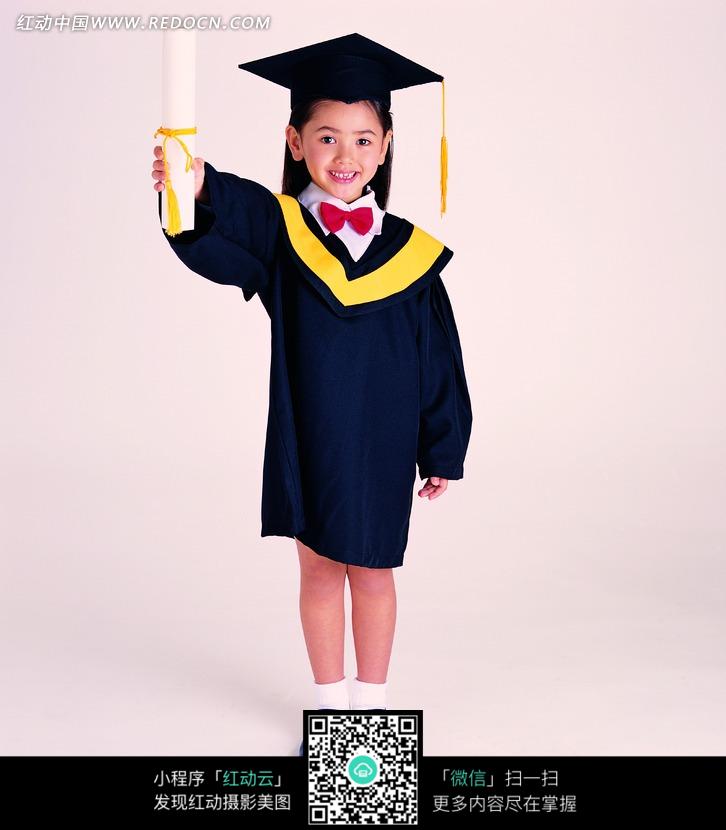 手举证书的小博士图片(编号:1041613)_儿童幼儿_人物图片_图片素材