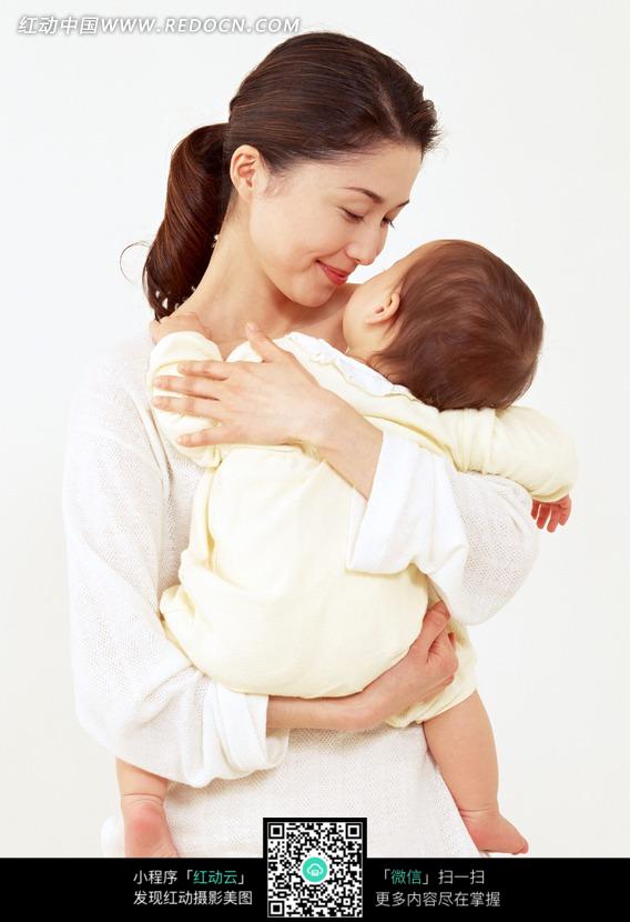 抱着<em>小宝宝</em>睡觉<em>妈妈图片</em>-人物<em>图片</em>素材|<em>图片</em>库