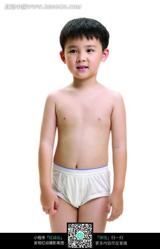 <em>穿短裤</em>站着的<em>小男孩图片</em>-人物<em>图片</em>素材|<em>图片</em>库