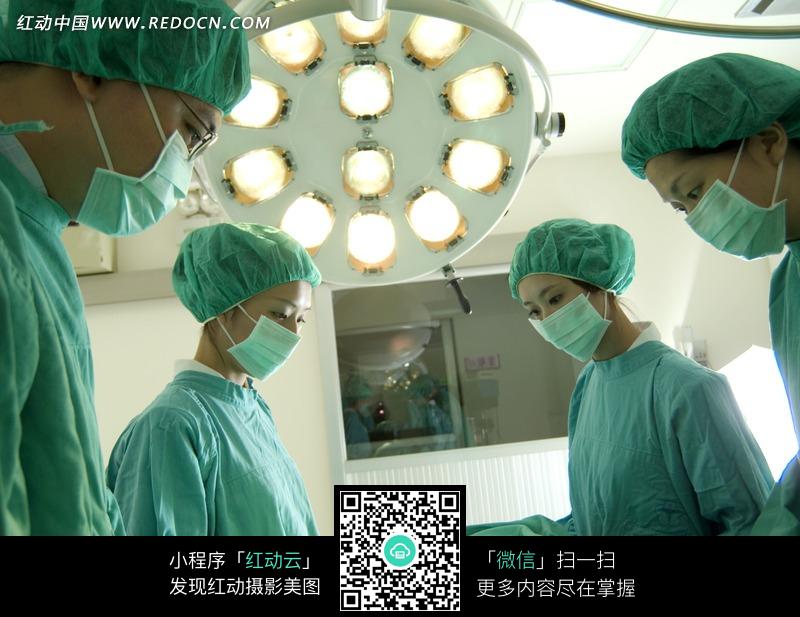 <em>手术</em>室的四个<em>手术医生图片</em>(编号:1056173)_职