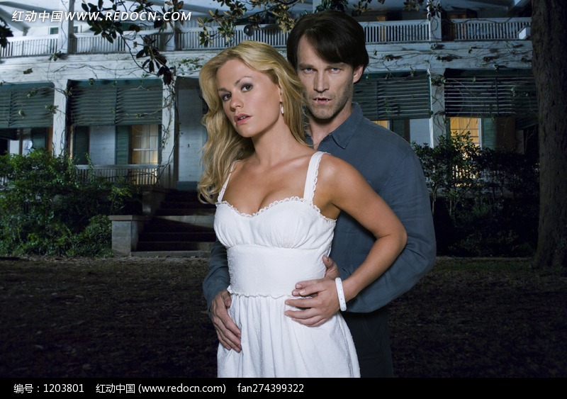 双手搂<em>着美女</em>腰的外国男人图片-人物图片素材