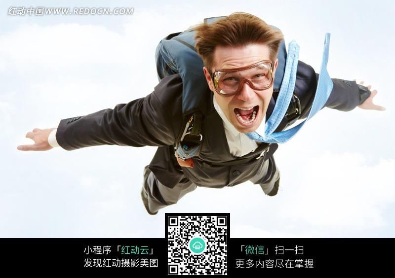 跳伞的<em>黄头发男人</em>图片(编号:1779312)_职业人